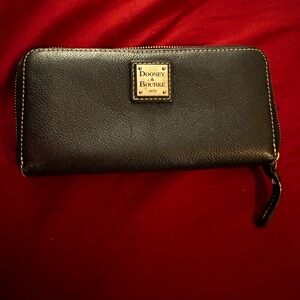 Dooney and Bourke Belvedere Large Women’s Zip Clutch